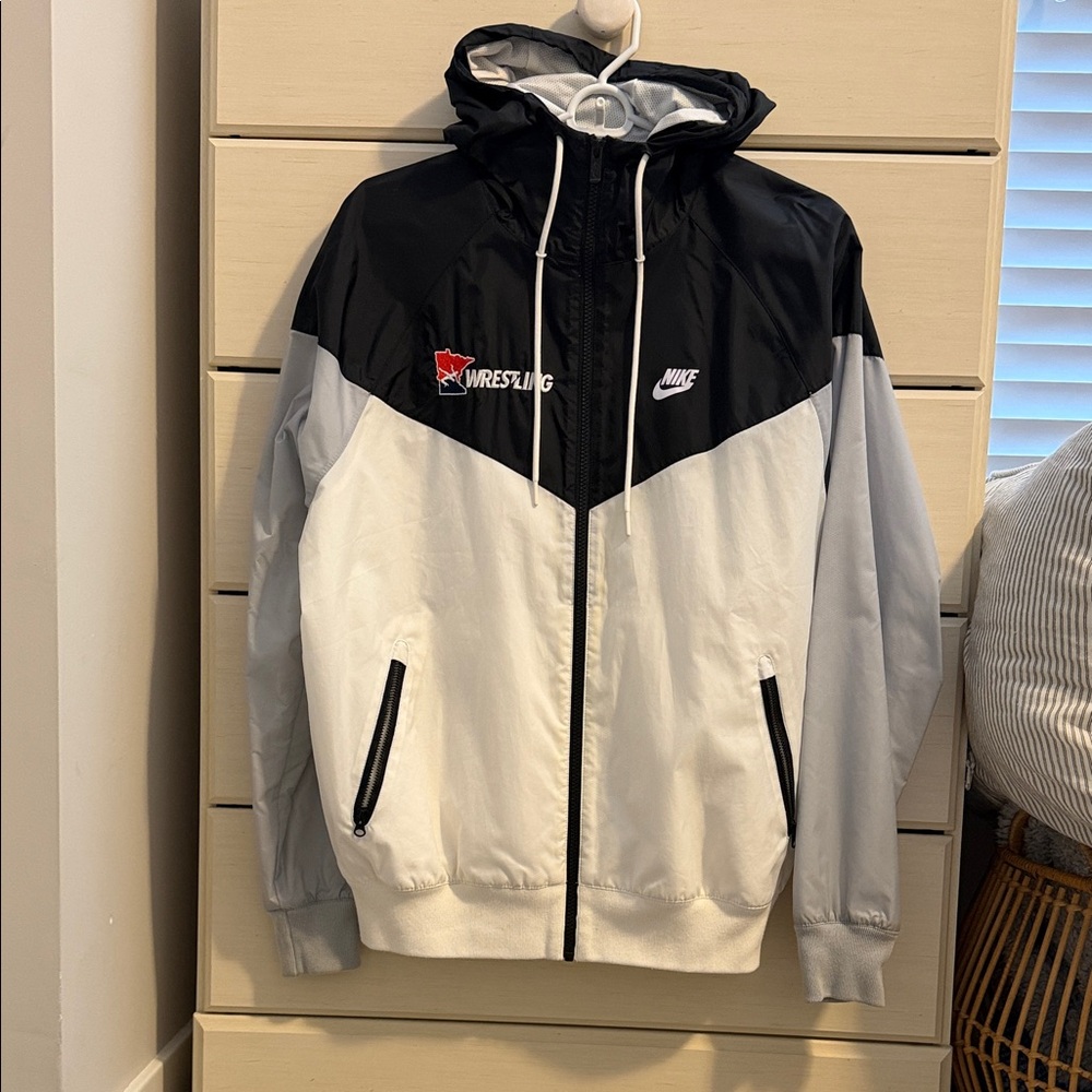 Nike Men's Black and White Windbreaker